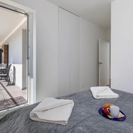 Azure Premium By Renters Prestige *