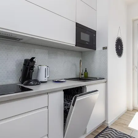 Apartment Azure Premium By Renters Prestige