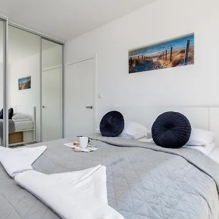 Azure Premium By Renters Prestige Apartment